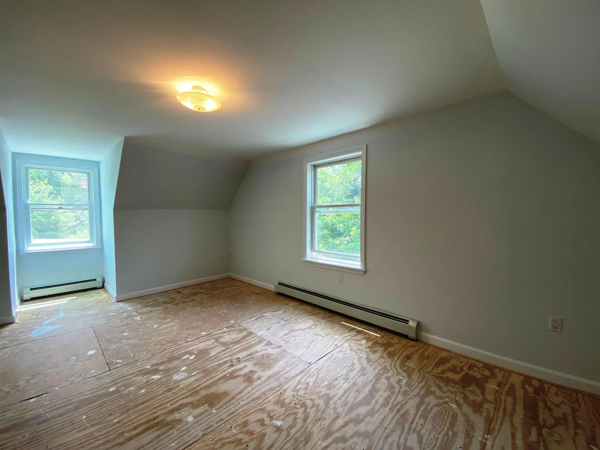 28 Rockwood Avenue Jefferson NH 03583