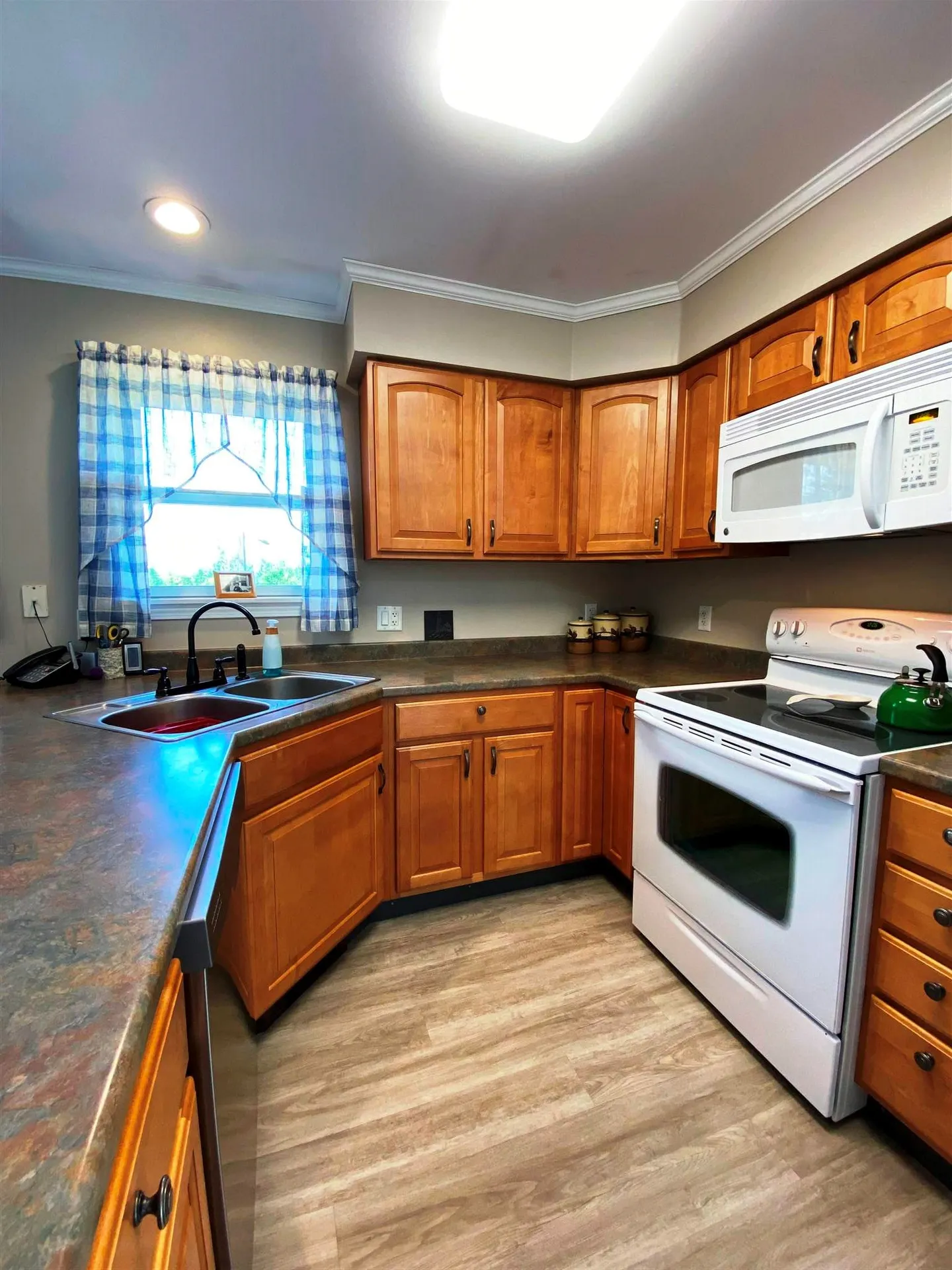 28 Rockwood Avenue Jefferson NH 03583