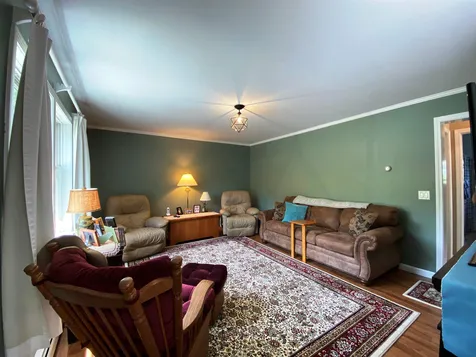 28 Rockwood Avenue Jefferson NH 03583