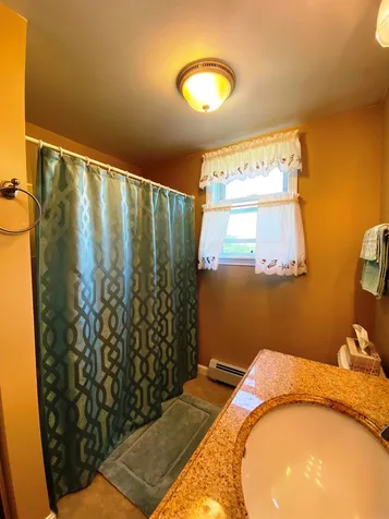 28 Rockwood Avenue Jefferson NH 03583