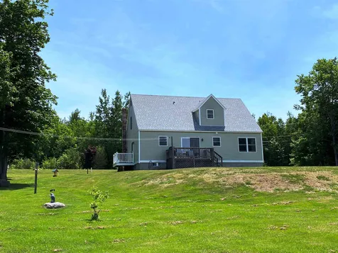 28 Rockwood Avenue Jefferson NH 03583