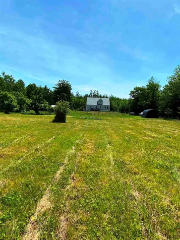 28 Rockwood Avenue Jefferson NH 03583