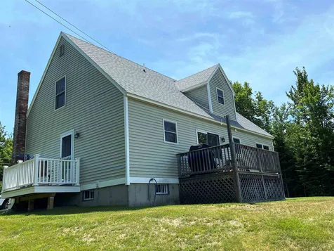 28 Rockwood Avenue Jefferson NH 03583