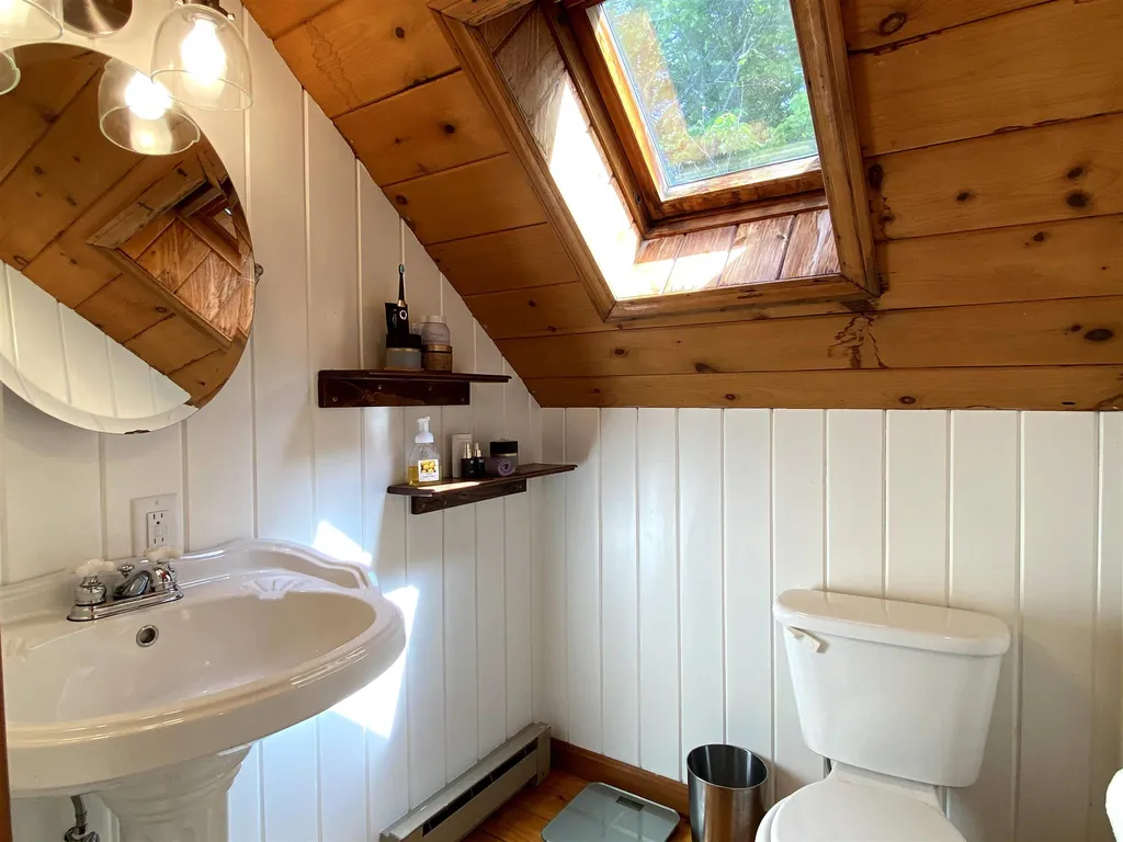 19 Juniper Meadow Road Danbury NH 03230