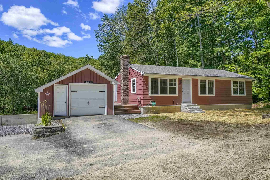 48 Apple Way Weare NH 03281