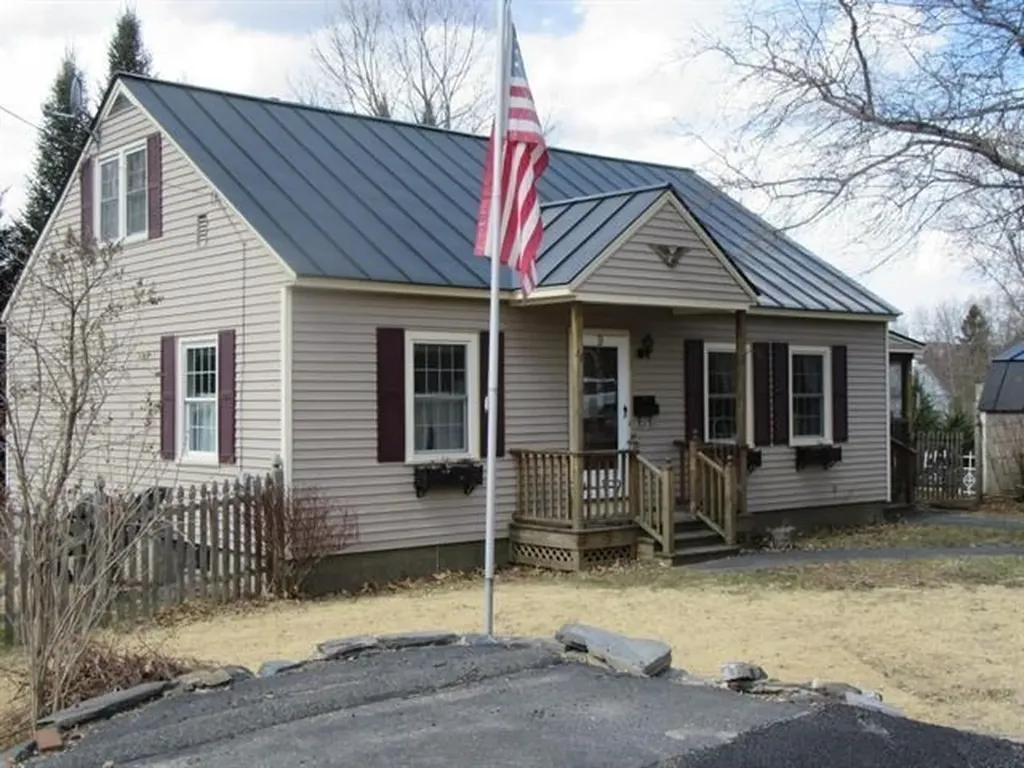 9 Winter Street West Lebanon NH 03784