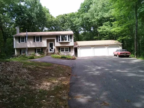66 English Range Road Derry NH 03038