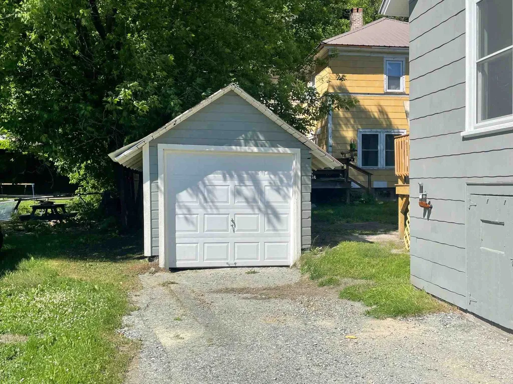 216 Hazen Street Hartford VT 05001