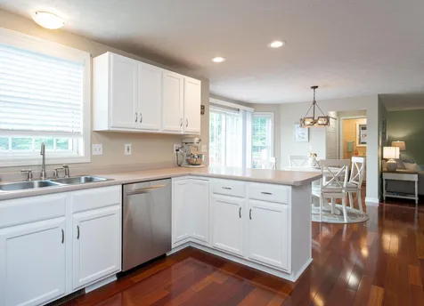 94 Sugar Hill Lane Manchester NH 03109