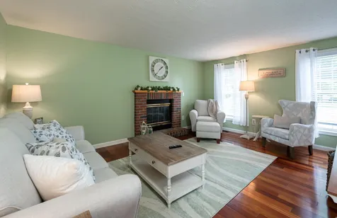 94 Sugar Hill Lane Manchester NH 03109