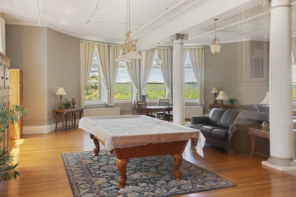 15 Mount Street Mary's Way Hooksett NH 03106