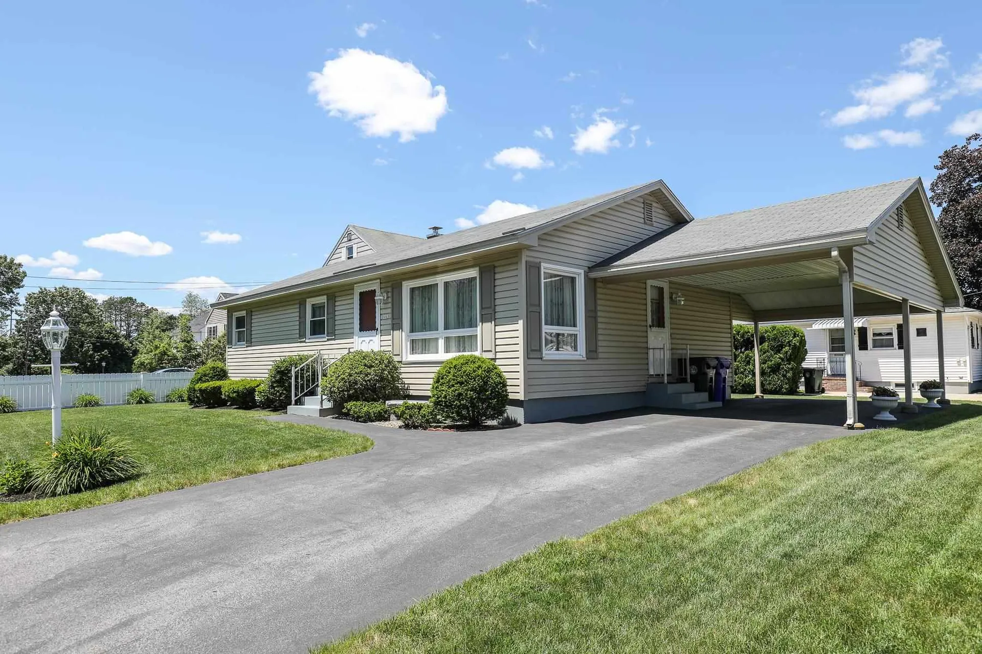 225 Fieldcrest Road Manchester NH 03102