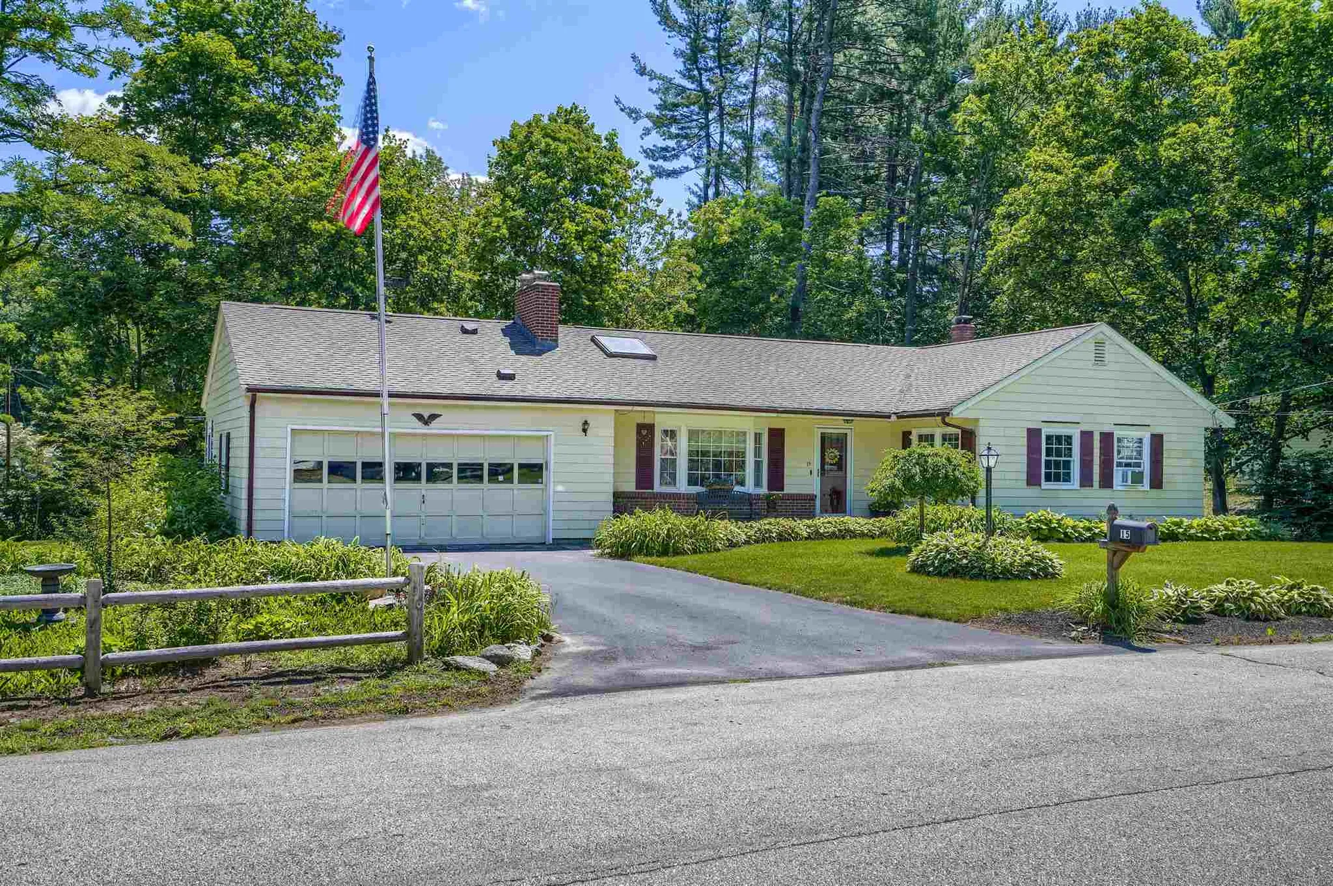 15 Franconia Drive Nashua NH 03063