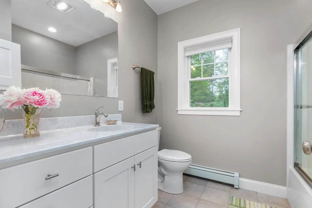 33 Mills Falls Road Barrington NH 03825