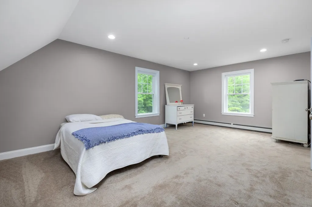 33 Mills Falls Road Barrington NH 03825