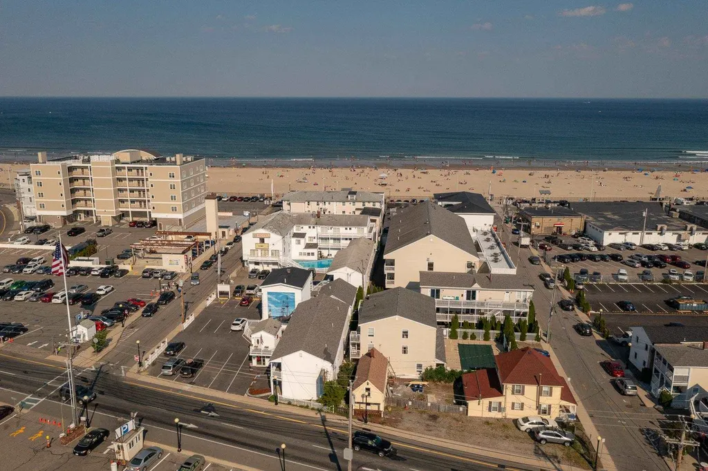 15 A Street Hampton NH 03842