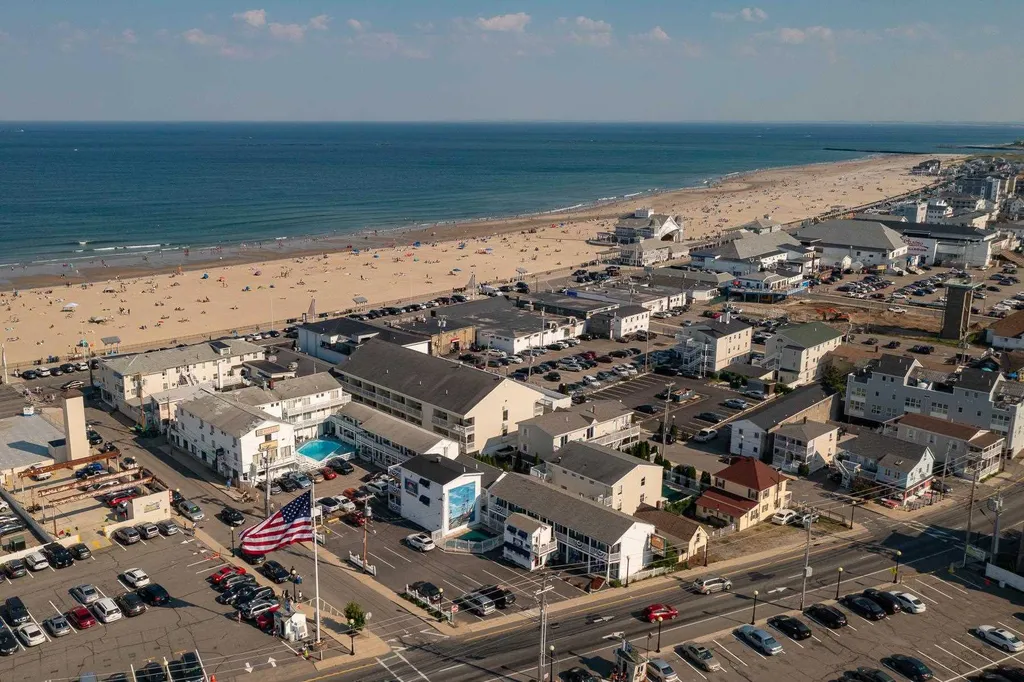15 A Street Hampton NH 03842