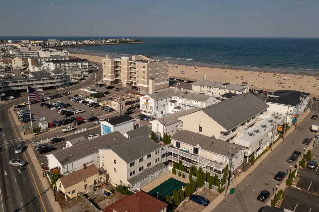15 A Street Hampton NH 03842