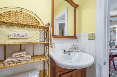 22 Glenridge Avenue Manchester NH 03102