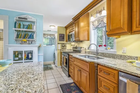 22 Glenridge Avenue Manchester NH 03102