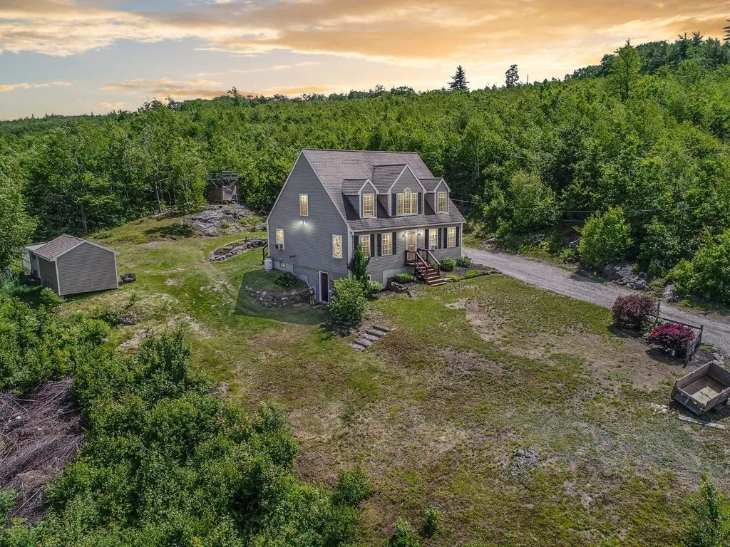 10 Echo Valley Road Deerfield NH 03037