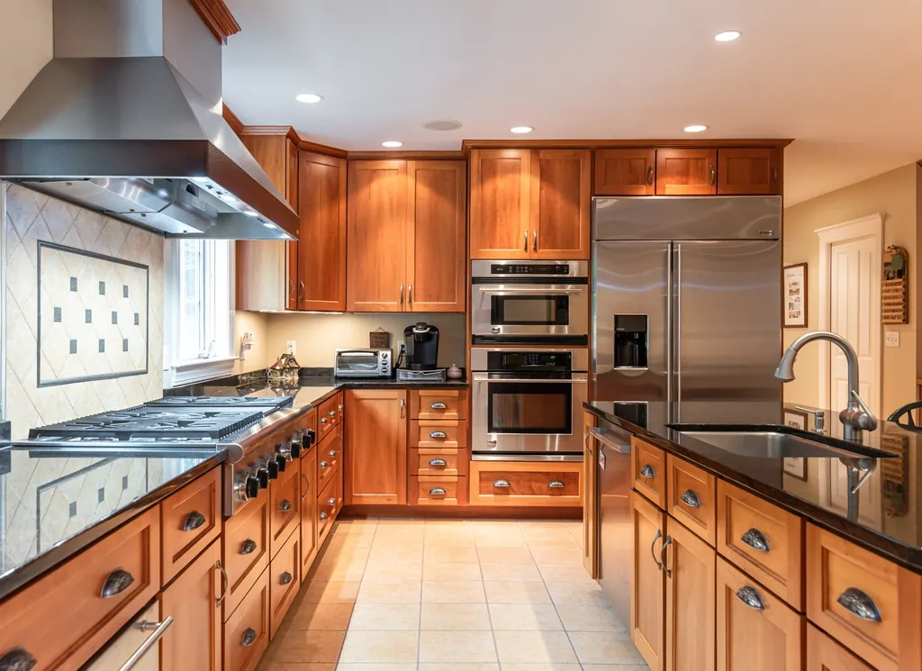 6 Carriage Road New Boston NH 03070