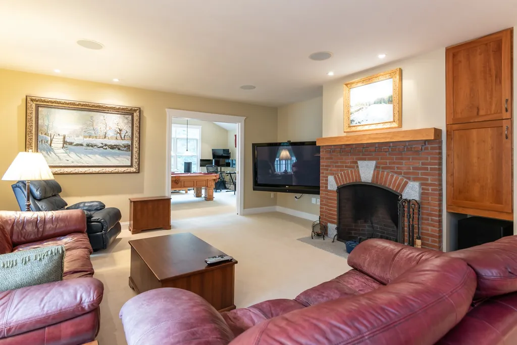 6 Carriage Road New Boston NH 03070