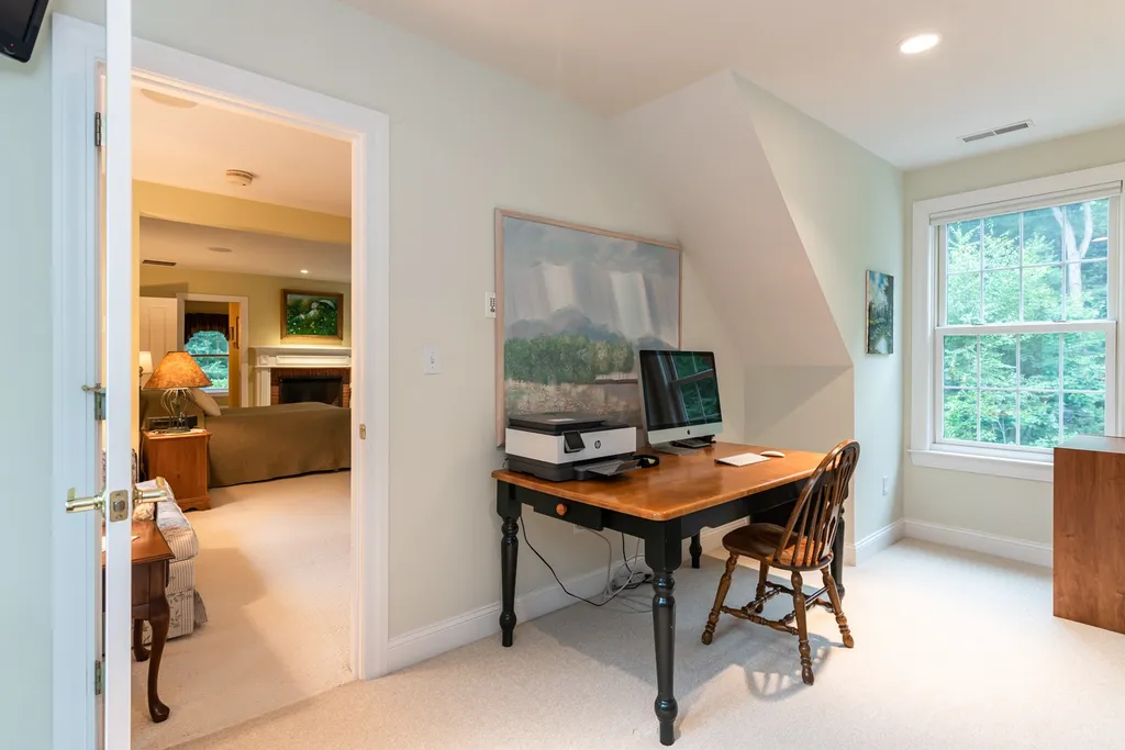 6 Carriage Road New Boston NH 03070