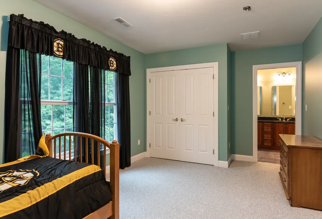 6 Carriage Road New Boston NH 03070