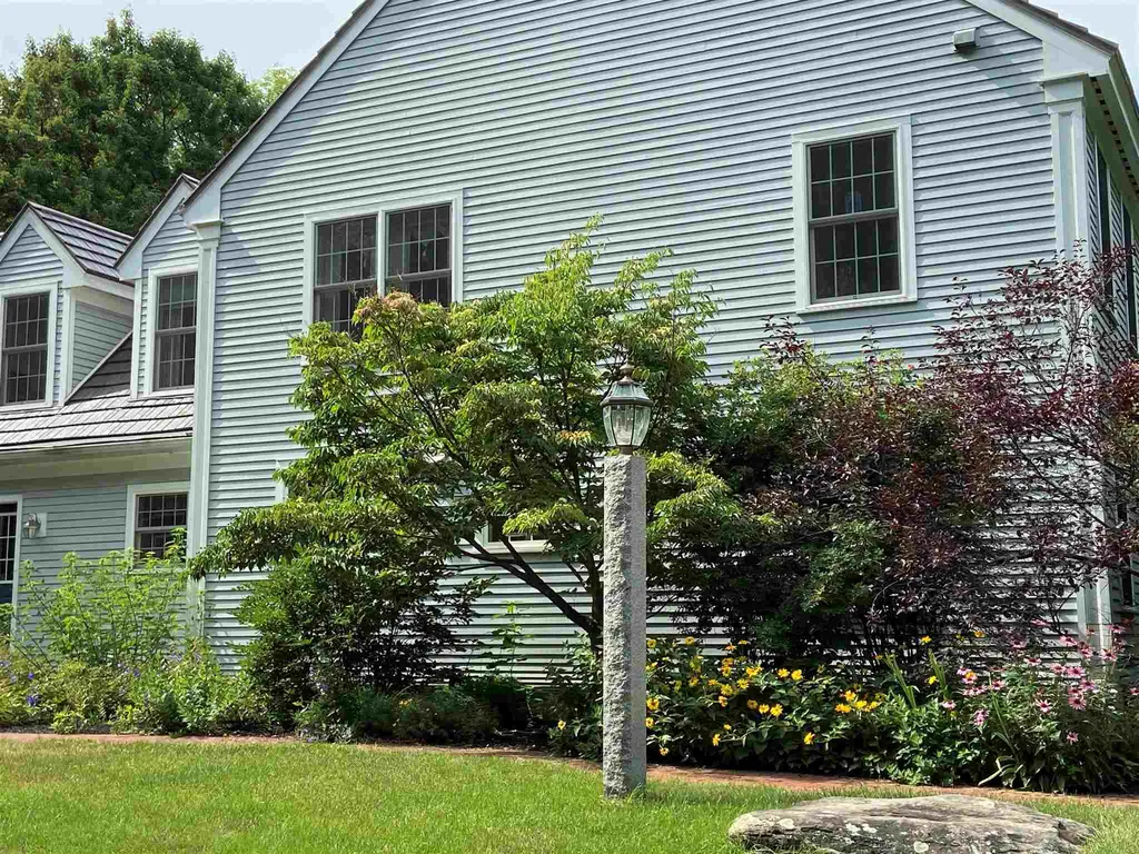 6 Carriage Road New Boston NH 03070
