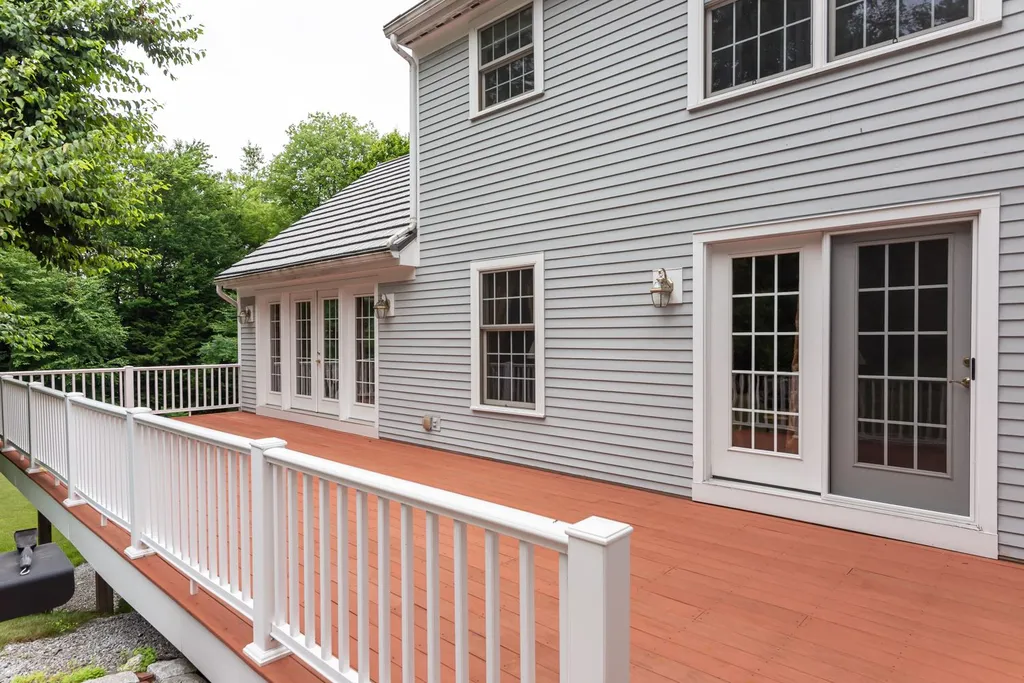 6 Carriage Road New Boston NH 03070