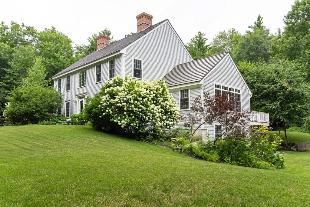 6 Carriage Road New Boston NH 03070