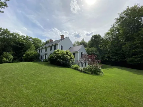 6 Carriage Road New Boston NH 03070