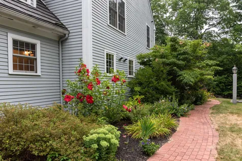 6 Carriage Road New Boston NH 03070