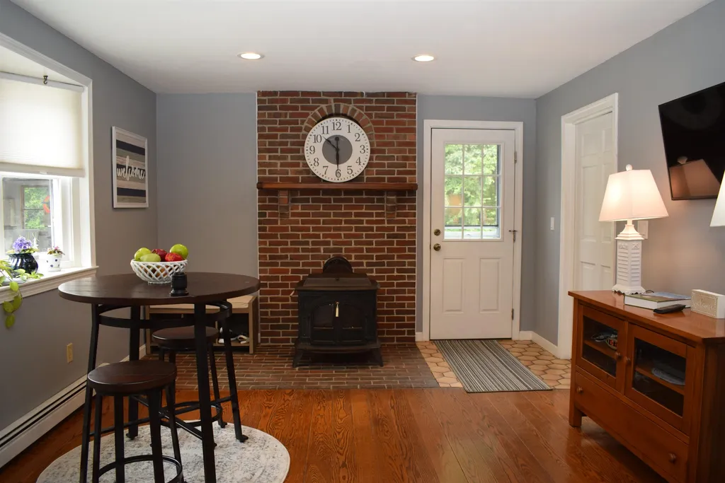10 Stoneybrook Lane Kingston NH 03848