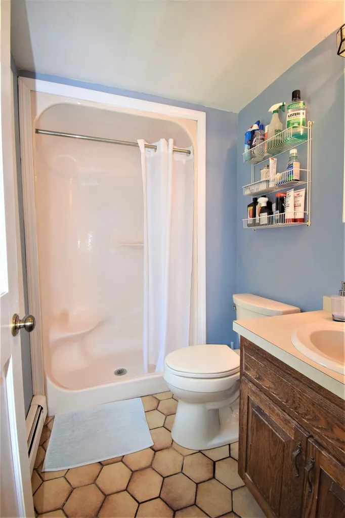 10 Stoneybrook Lane Kingston NH 03848