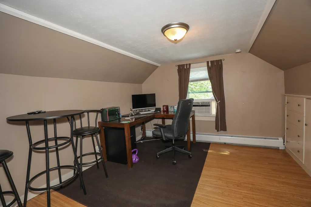 212 Holly Avenue Manchester NH 03103
