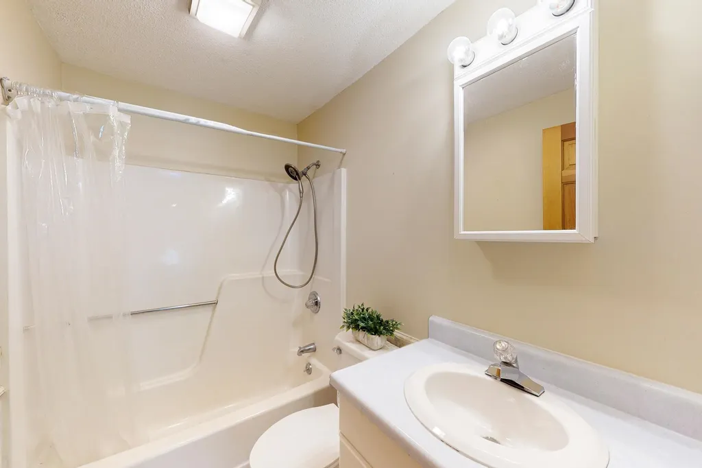 160 North Street Laconia NH 03246