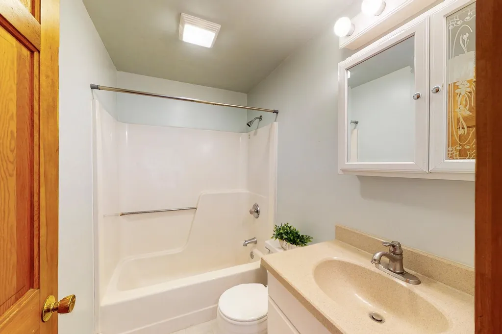 160 North Street Laconia NH 03246
