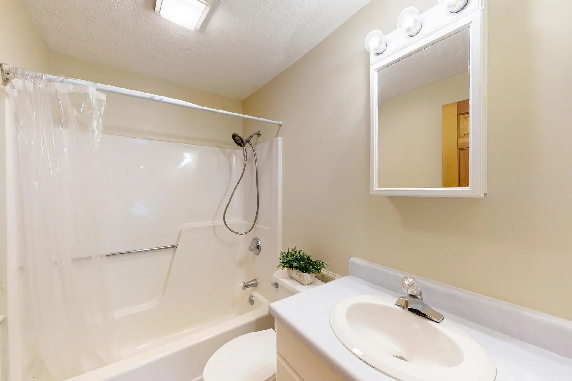 160 North Street Laconia NH 03246
