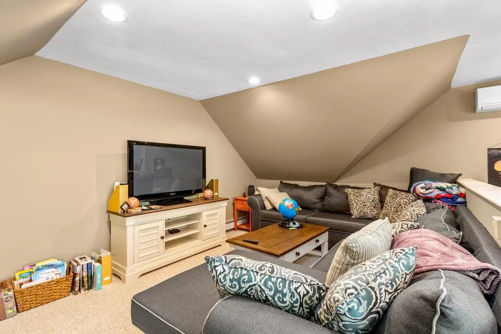51 Pioneer Road Rye NH 03870