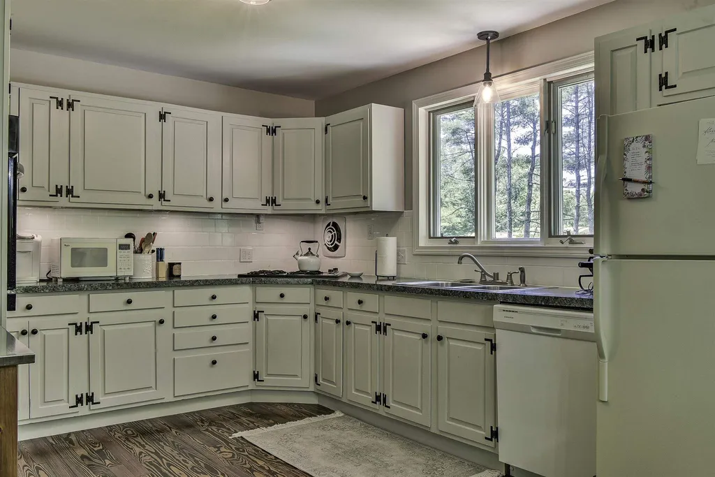 26 Carolyn Lane Swanzey NH 03446