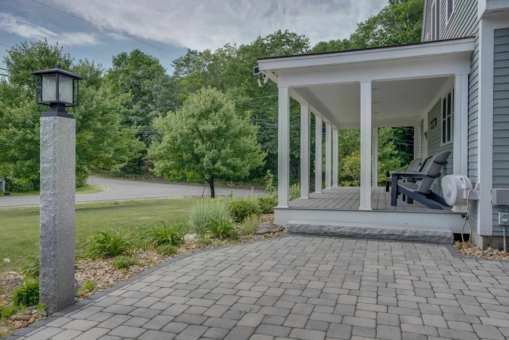 190 Carriage Road New Boston NH 03070