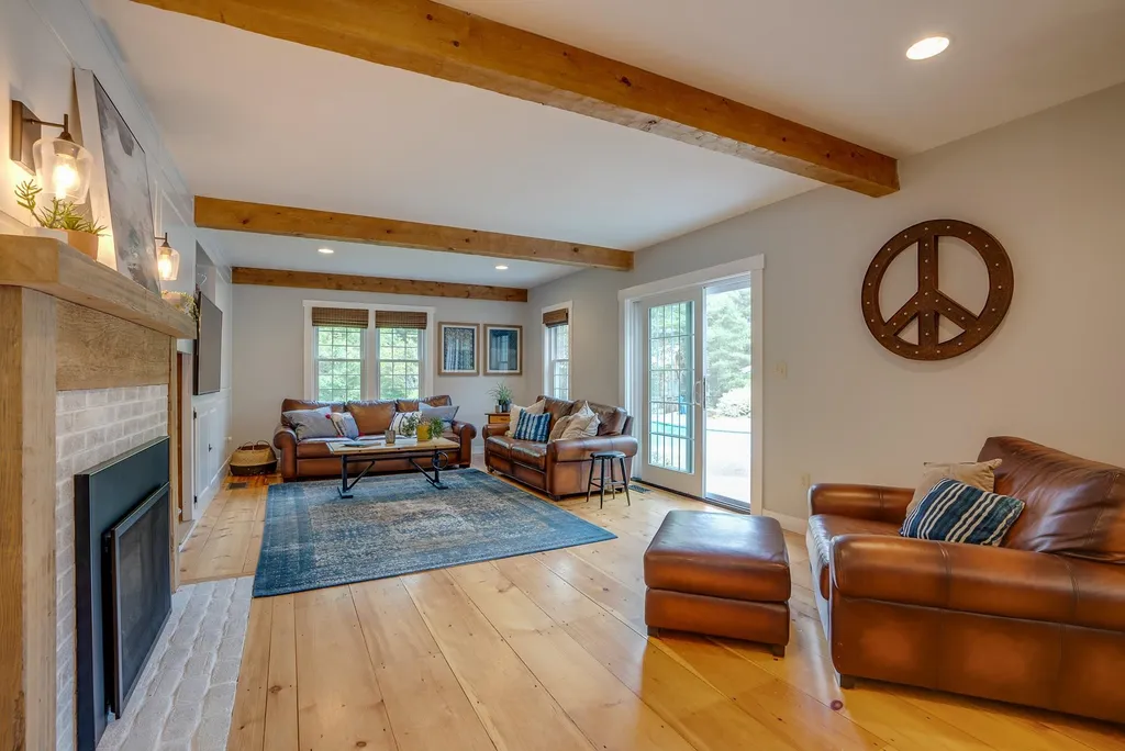 190 Carriage Road New Boston NH 03070