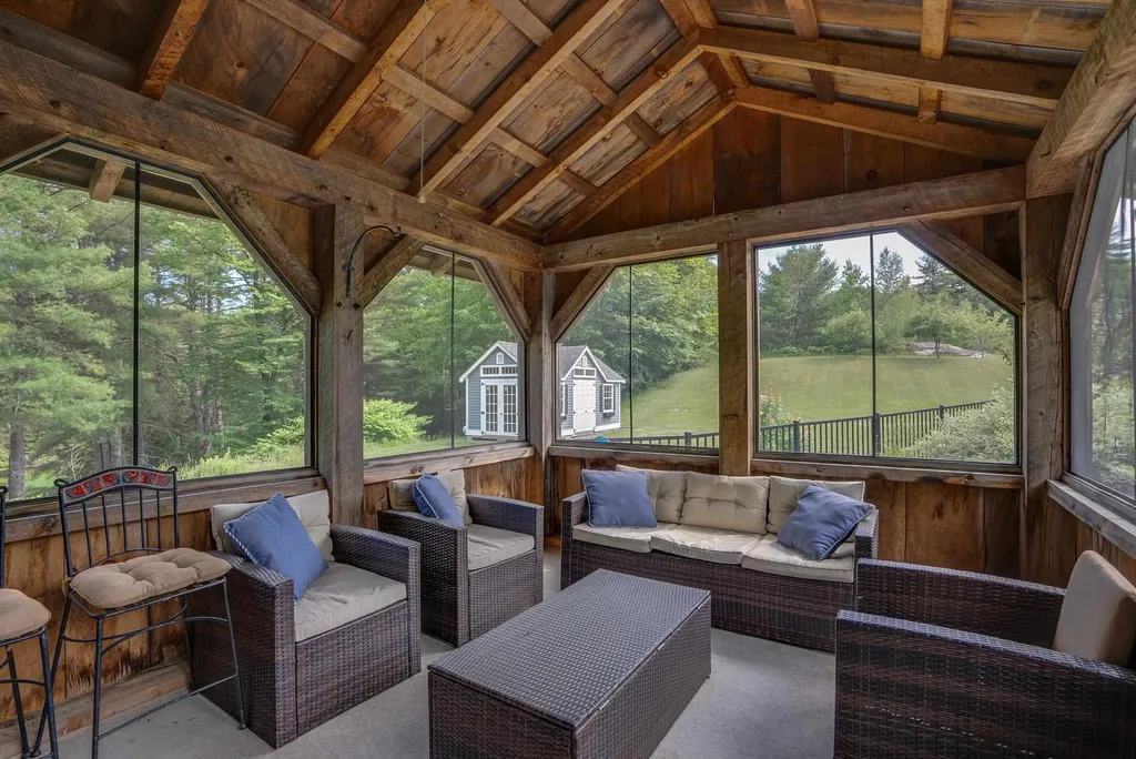 190 Carriage Road New Boston NH 03070