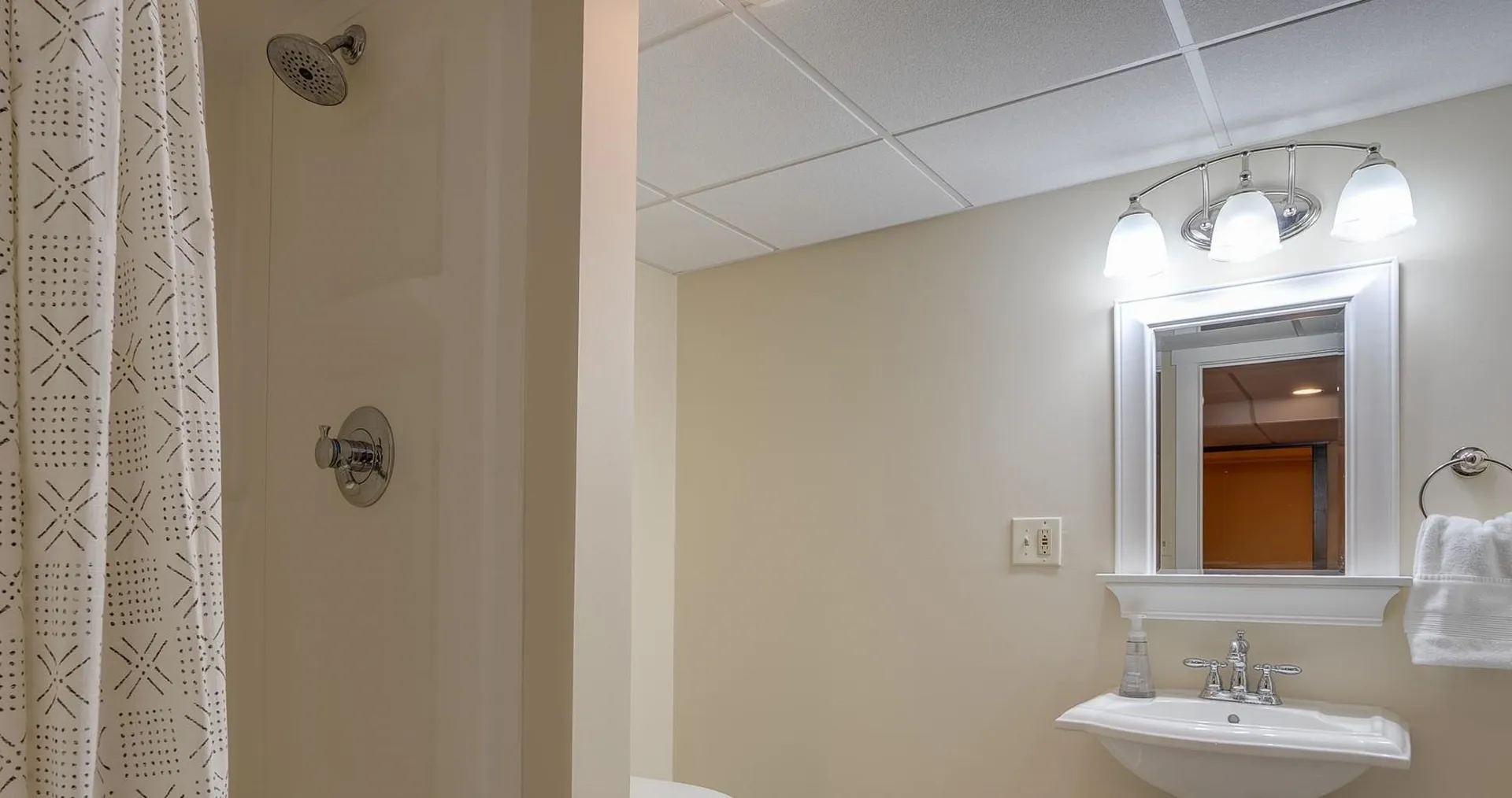 190 Carriage Road New Boston NH 03070
