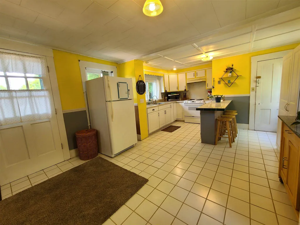60 Avery Street Laconia NH 03246
