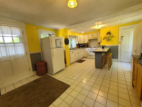 60 Avery Street Laconia NH 03246