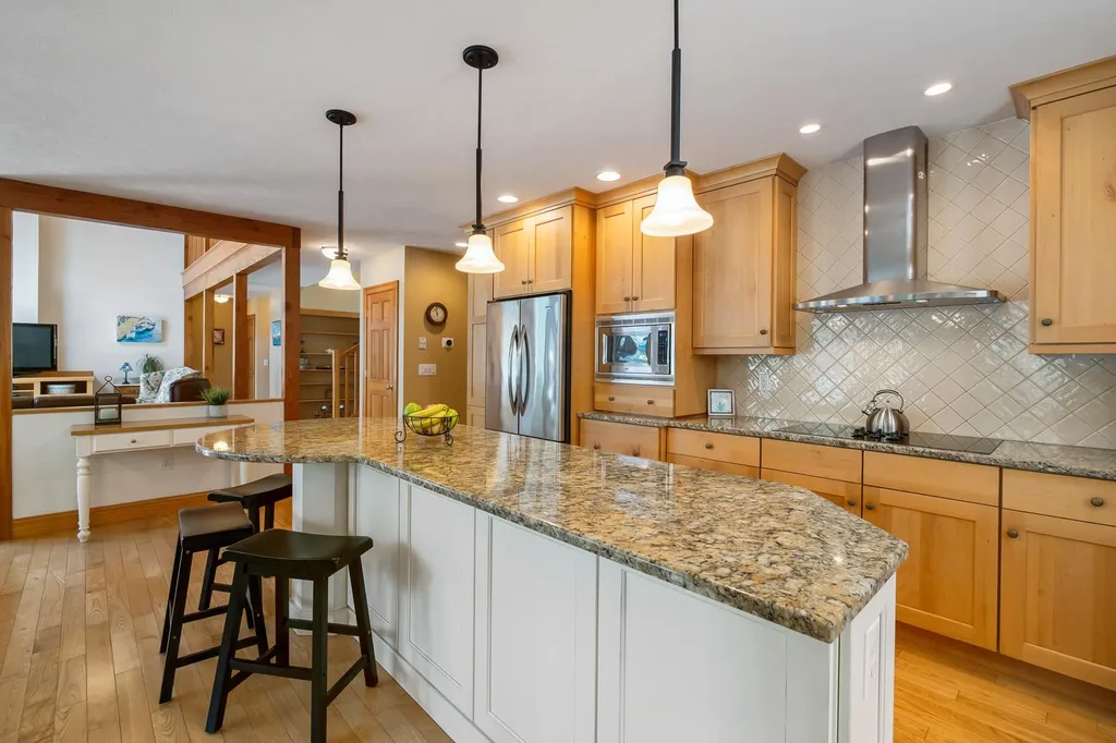 24 Whippoorwill Lane Kittery ME 03904