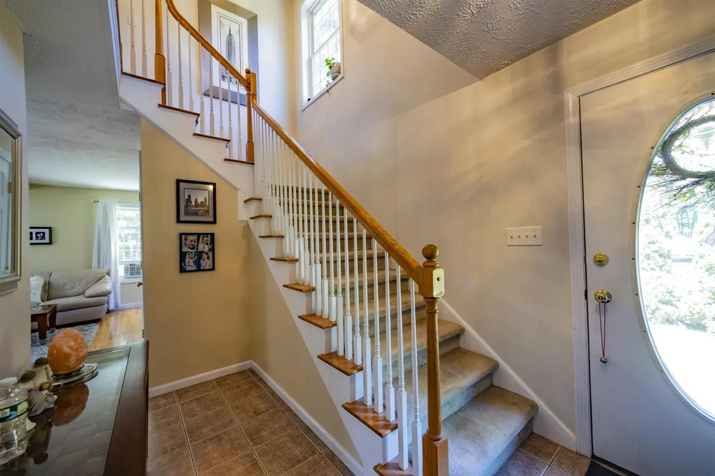 5 Dove Road Hooksett NH 03106